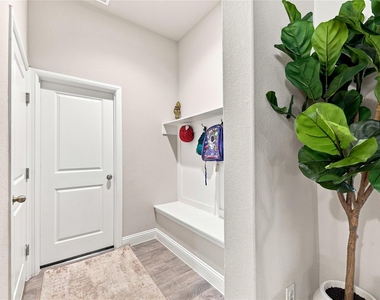 11516 Nicholson Lane - Photo Thumbnail 6