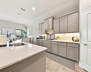 11516 Nicholson Lane - Photo Thumbnail 16