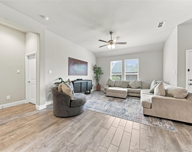 11516 Nicholson Lane - Photo Thumbnail 10