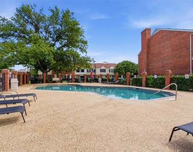 212 Samuel Boulevard - Photo Thumbnail 21