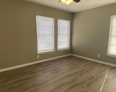1222 S Lamar Street - Photo Thumbnail 10