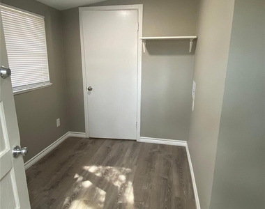 1222 S Lamar Street - Photo Thumbnail 6