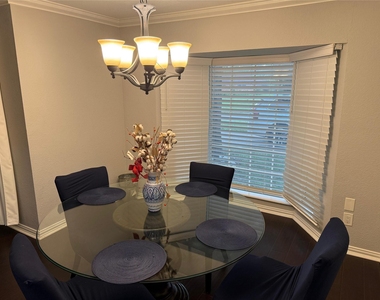 1415 W Red Bird Lane - Photo Thumbnail 9