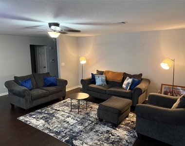 1415 W Red Bird Lane - Photo Thumbnail 31
