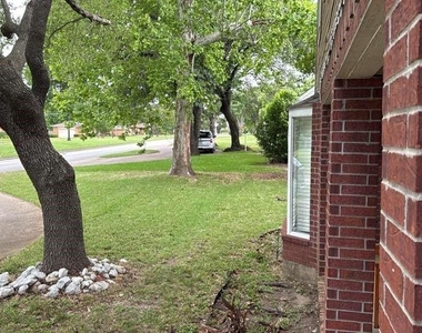 1415 W Red Bird Lane - Photo Thumbnail 28