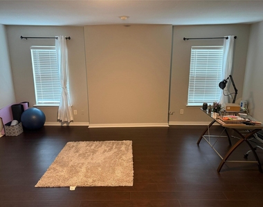1415 W Red Bird Lane - Photo Thumbnail 20