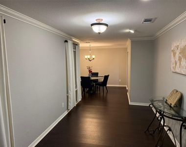 1415 W Red Bird Lane - Photo Thumbnail 7