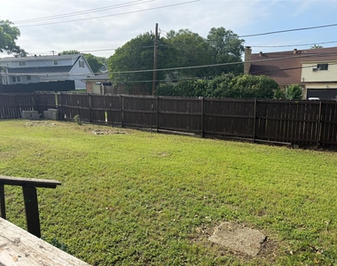 1415 W Red Bird Lane - Photo Thumbnail 25