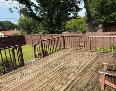 1415 W Red Bird Lane - Photo Thumbnail 30