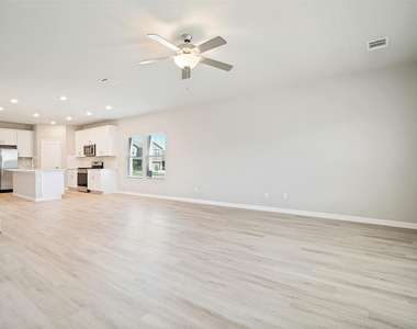 2403 Rocky Mountain Drive - Photo Thumbnail 7