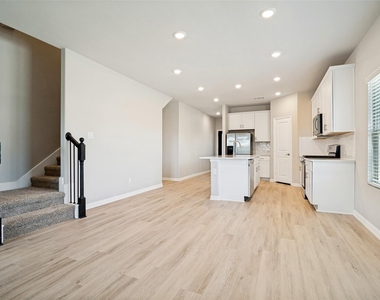 2403 Rocky Mountain Drive - Photo Thumbnail 10