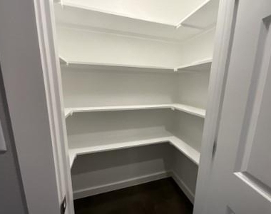 111 Chloe Drive - Photo Thumbnail 9