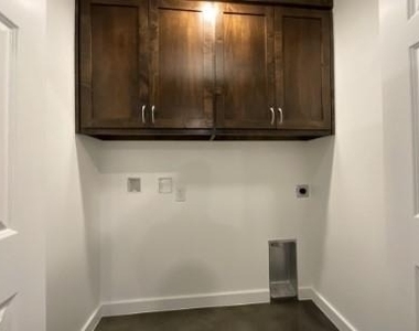 111 Chloe Drive - Photo Thumbnail 12