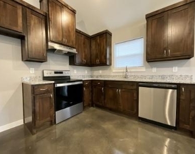 111 Chloe Drive - Photo Thumbnail 5