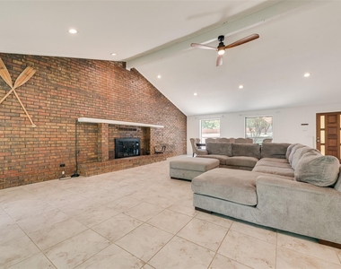 110 La Jolla Street - Photo Thumbnail 3