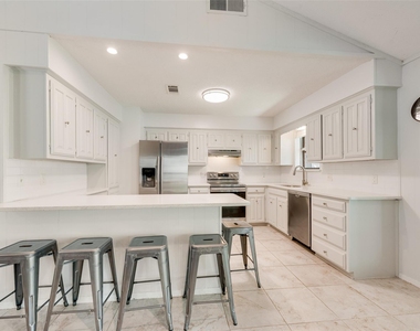 110 La Jolla Street - Photo Thumbnail 5