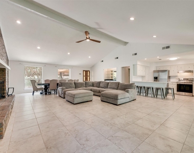110 La Jolla Street - Photo Thumbnail 4