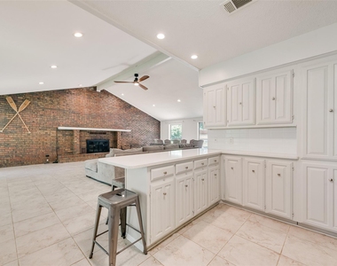 110 La Jolla Street - Photo Thumbnail 9