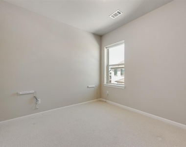 3342 Monarch Pass Drive - Photo Thumbnail 16