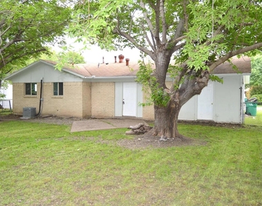 5729 Emerson Drive - Photo Thumbnail 14