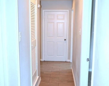 5729 Emerson Drive - Photo Thumbnail 5