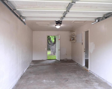 5729 Emerson Drive - Photo Thumbnail 12