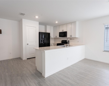 1307 Rodeo Circuit Way - Photo Thumbnail 3