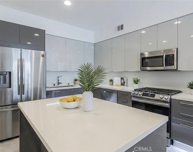 214 S Westmoreland - Photo Thumbnail 6