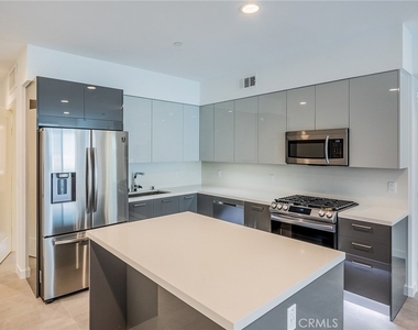 214 S Westmoreland - Photo Thumbnail 8