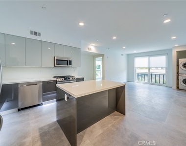 214 S Westmoreland - Photo Thumbnail 7