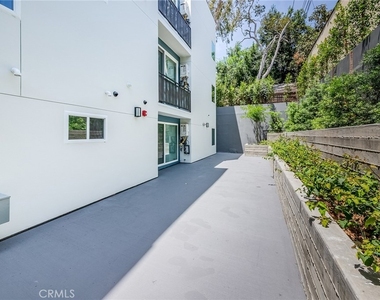 214 S Westmoreland - Photo Thumbnail 17
