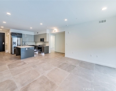 214 S Westmoreland - Photo Thumbnail 10