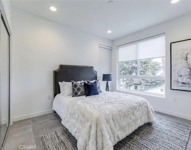 214 S Westmoreland - Photo Thumbnail 1