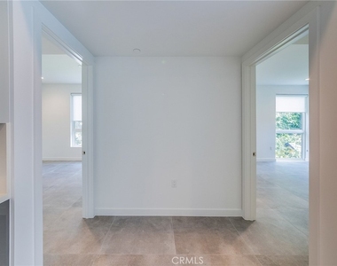 214 S Westmoreland - Photo Thumbnail 11
