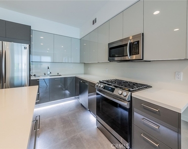 214 S Westmoreland - Photo Thumbnail 9