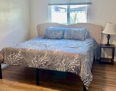 321 E Maple Street - Photo Thumbnail 31