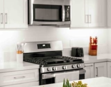 321 E Maple Street - Photo Thumbnail 9