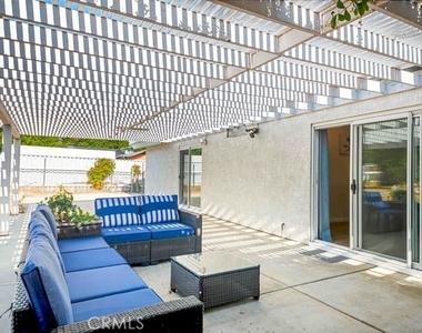 321 E Maple Street - Photo Thumbnail 49