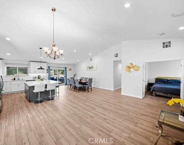 321 E Maple Street - Photo Thumbnail 43