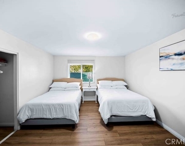 321 E Maple Street - Photo Thumbnail 38