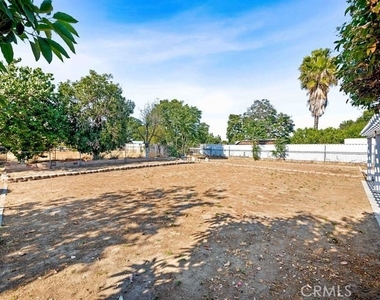 321 E Maple Street - Photo Thumbnail 50