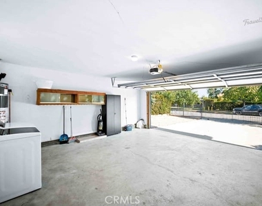 321 E Maple Street - Photo Thumbnail 52