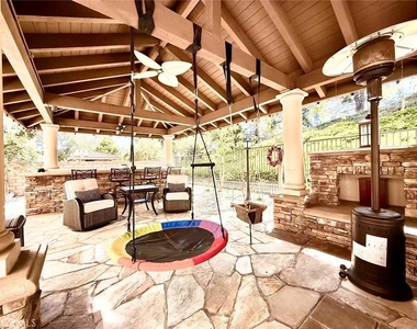 1009 Newhall Terrace - Photo Thumbnail 11