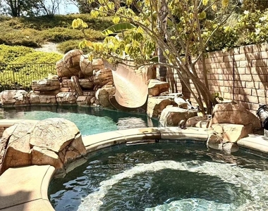 1009 Newhall Terrace - Photo Thumbnail 12