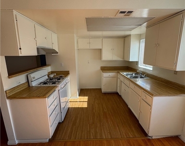 805 S Stoneman - Photo Thumbnail 5