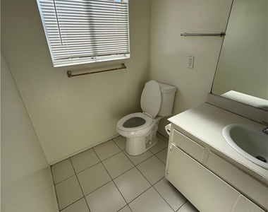 805 S Stoneman - Photo Thumbnail 13