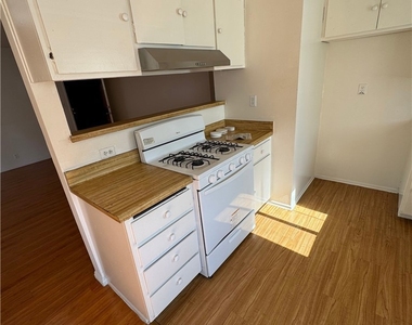 805 S Stoneman - Photo Thumbnail 6