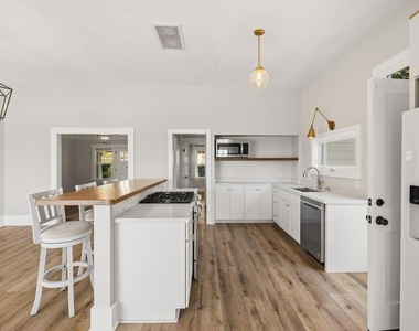732 Poli Street - Photo Thumbnail 4