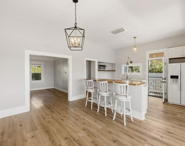 732 Poli Street - Photo Thumbnail 2