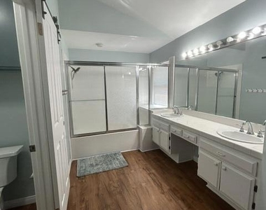 984 Meadowlark Drive - Photo Thumbnail 12